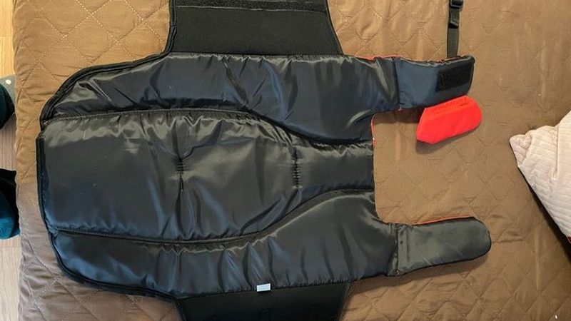 在眾多小型工業(yè)冷水機(jī)生產(chǎn)廠家中，以下幾家具有較高知名度和市場(chǎng)口碑：